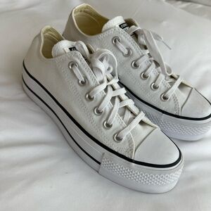 Size 7 white platform converse